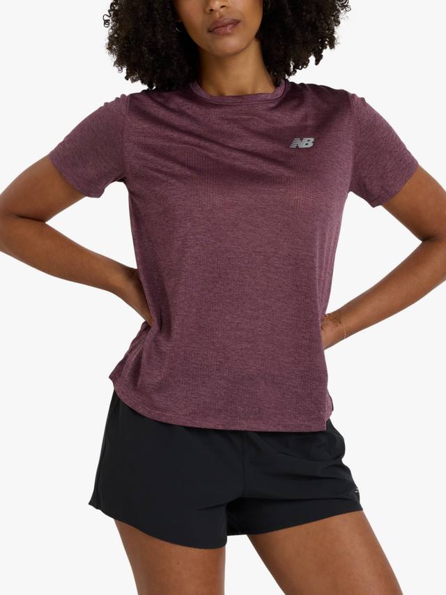 

Женская спортивная футболка New Balance, цвет Plum Heather