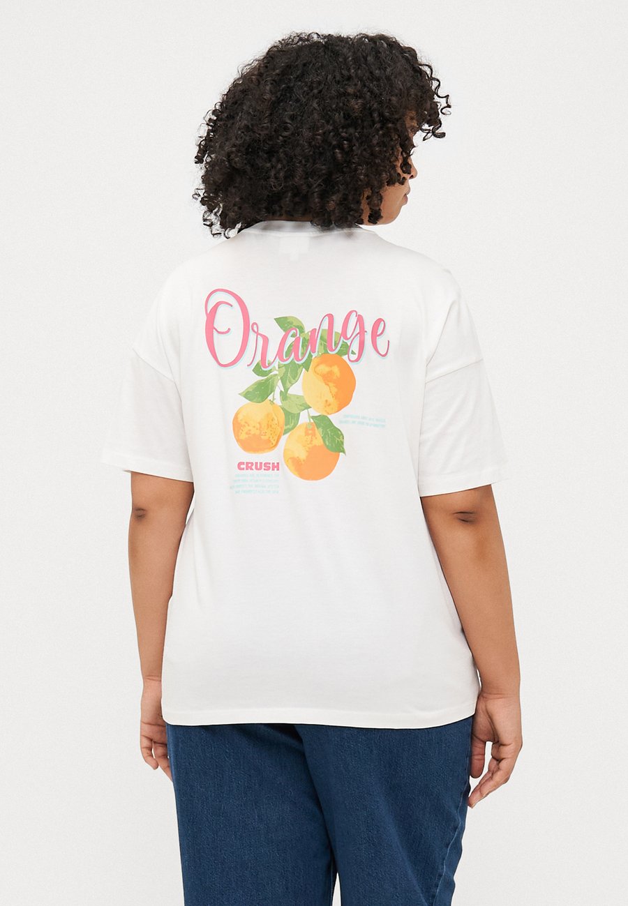 

Футболка ONLY Carmakoma CARVIVVI LIFE LOVELY , Cloud Dancer/Beige