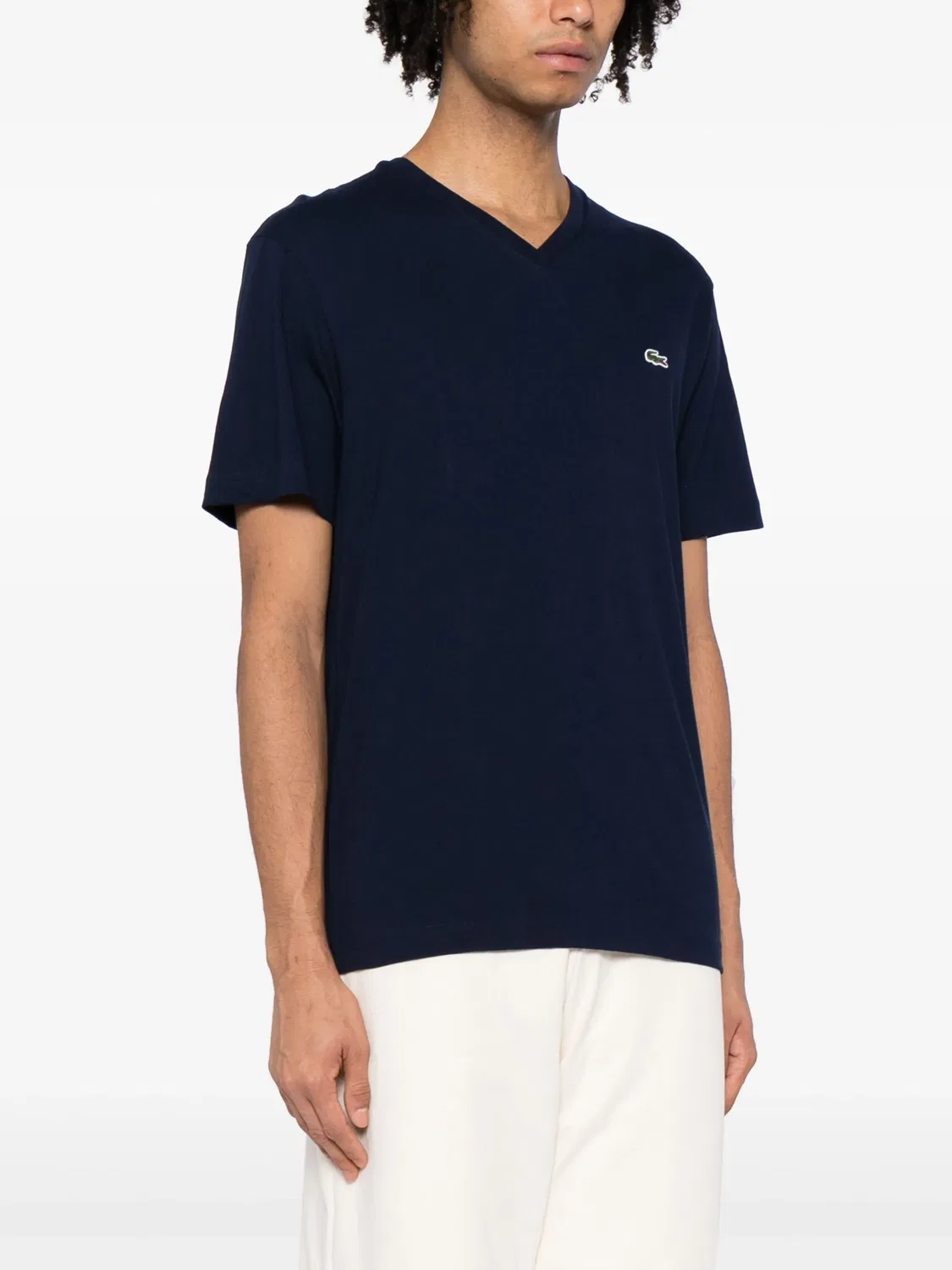 Футболка с V-образным вырезом и нашивкой-логотипом Lacoste — фото 3