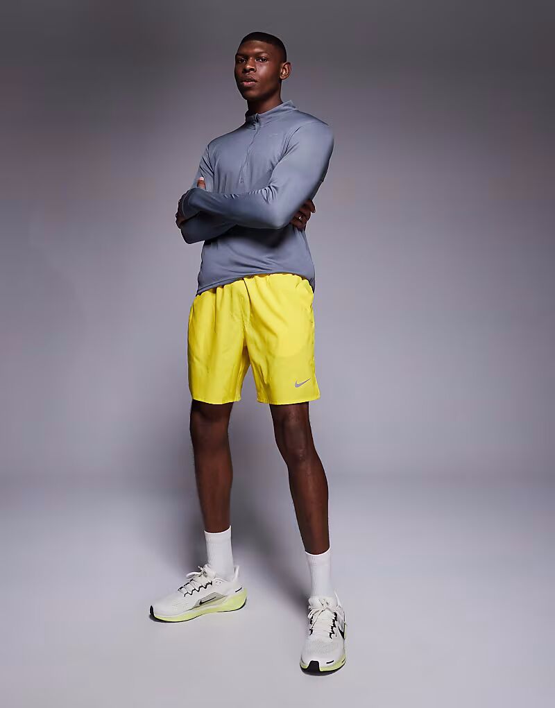 

Шорты Nike Running Challenger Dri-FIT 7 дюймов желтого цвета