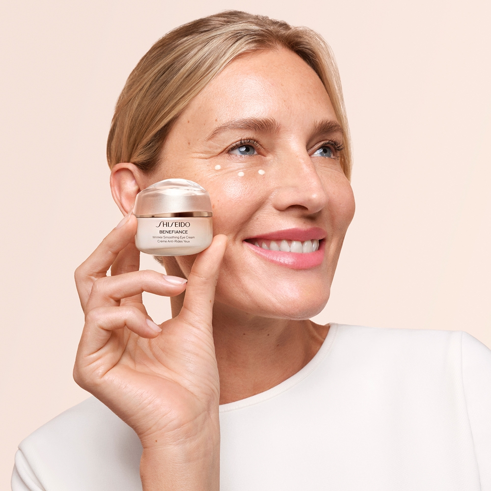 Питательный крем для глаз Benefiance против морщин, разглаживающий морщины Shiseido, 15 мл — фото 2