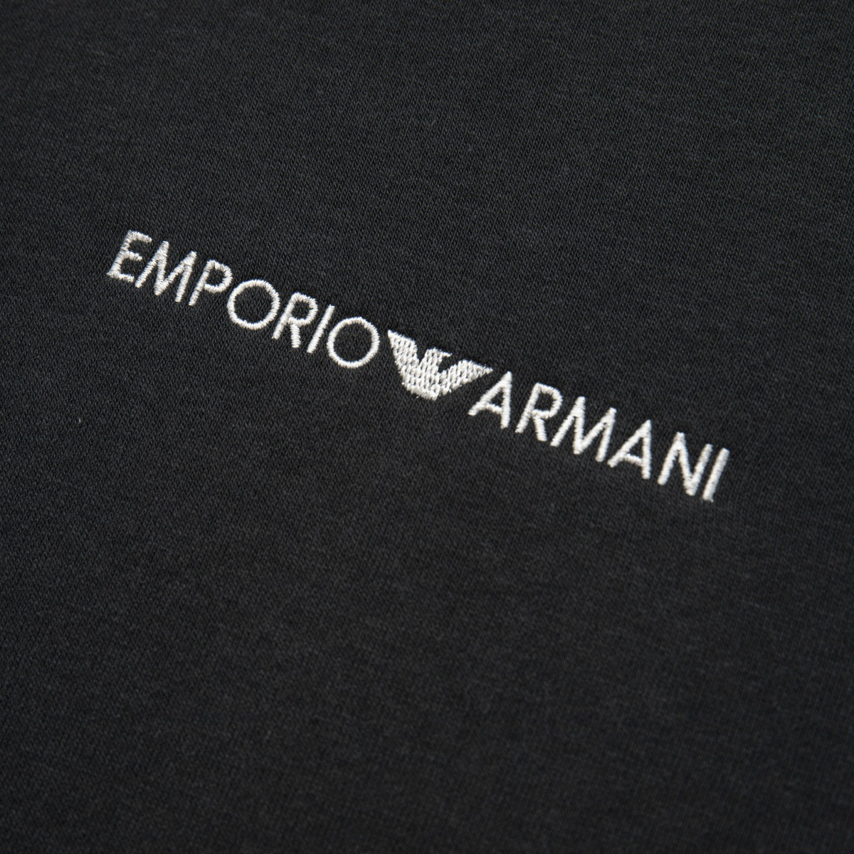 

Футболка худи женская черная EMPORIO ARMANI