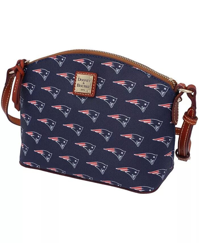 

Женская сумка через плечо New England Patriots Signature Suki со средним ремешком Dooney & Bourke, синий