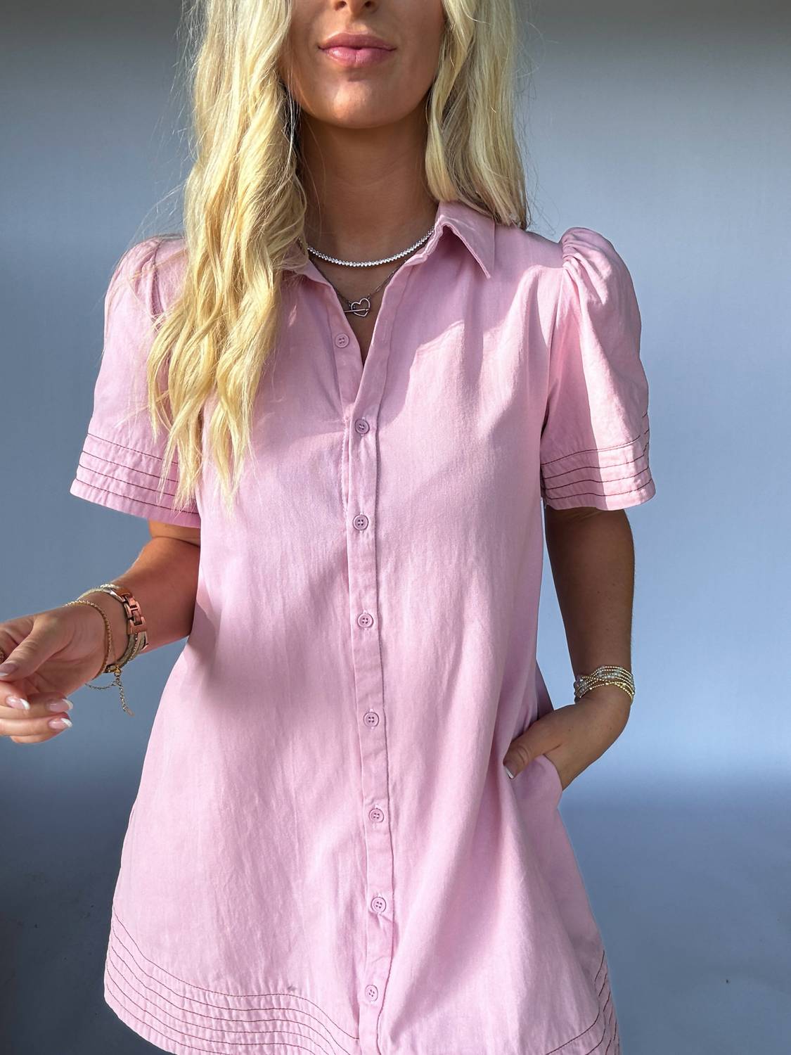 

Женское розовое мини-платье Stella на пуговицах &merci