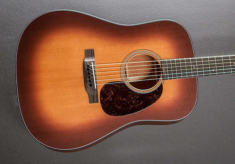 

Акустическая гитара Martin D-18 - Satin Amberburst