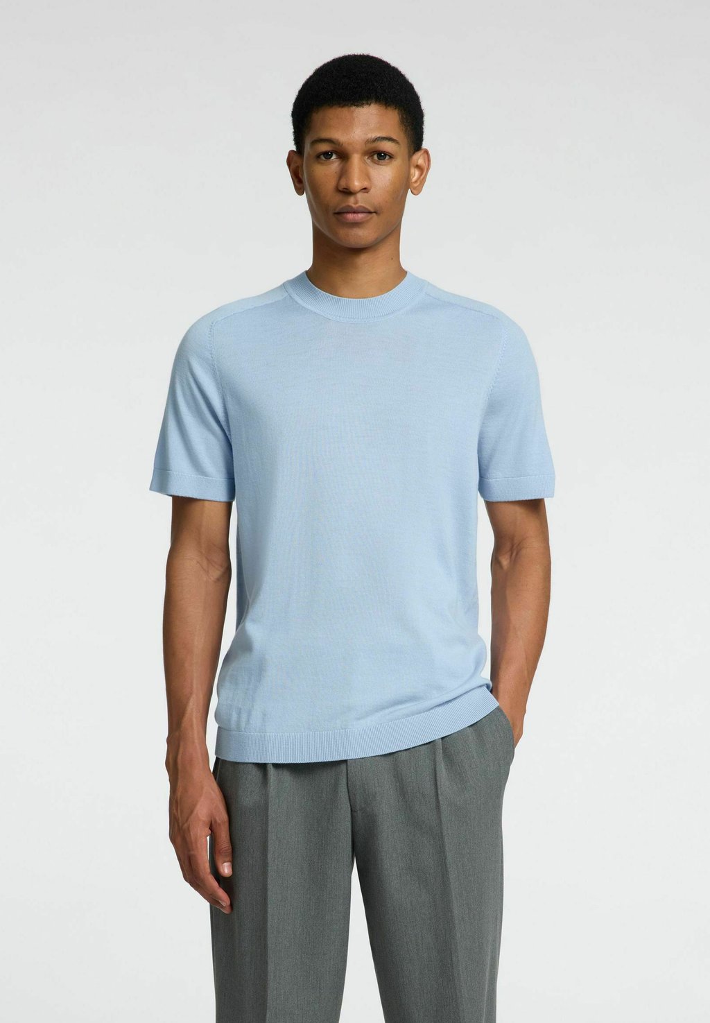 

Базовая футболка SLHTRAY CREW NECK NOOS Selected Homme, светло-голубой