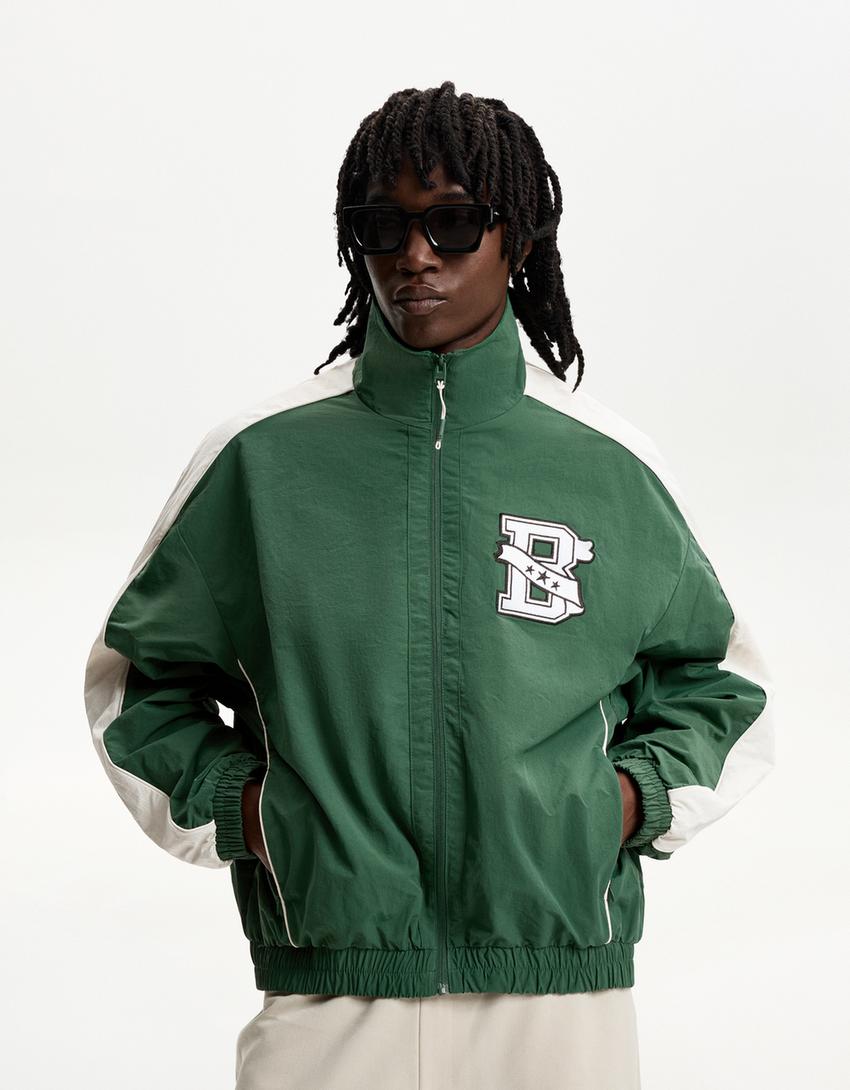 

Легкая техническая куртка в рубчик Bershka, зеленый