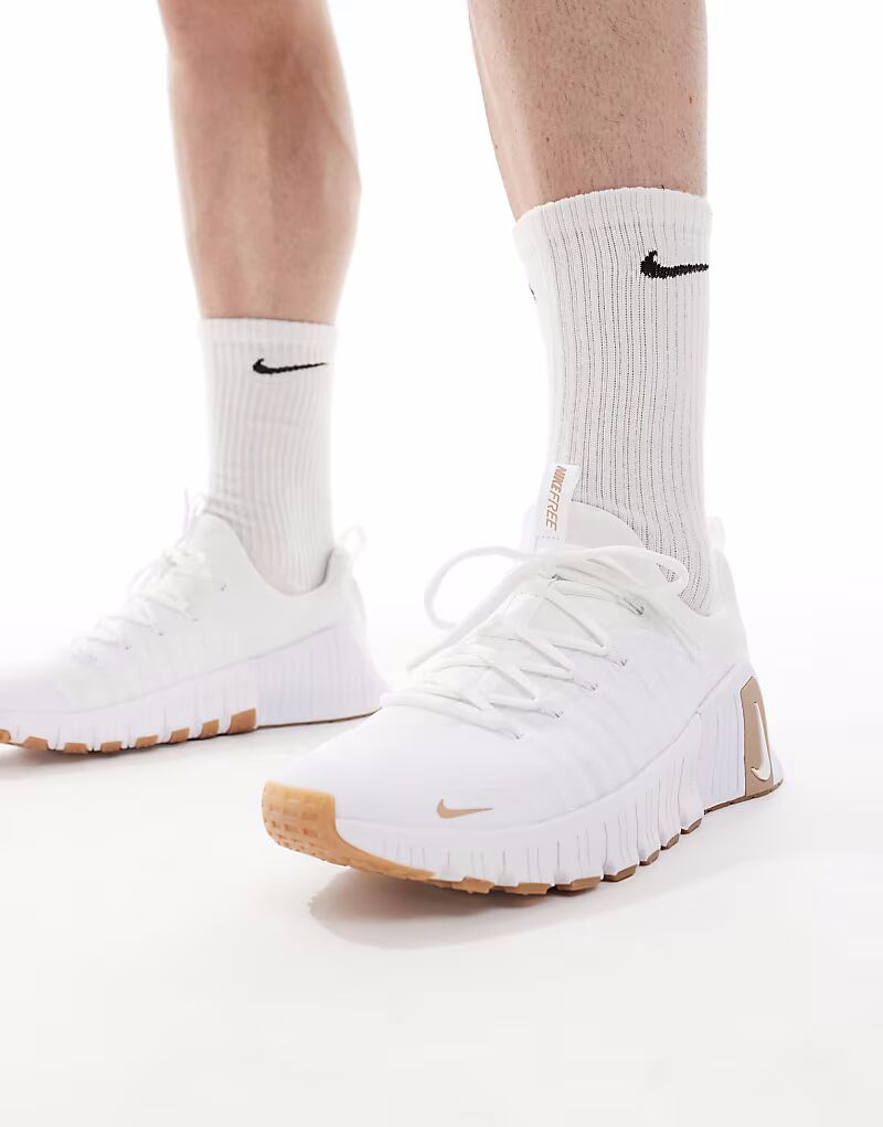 

Кроссовки Nike Training Free Metcon 6 белого цвета