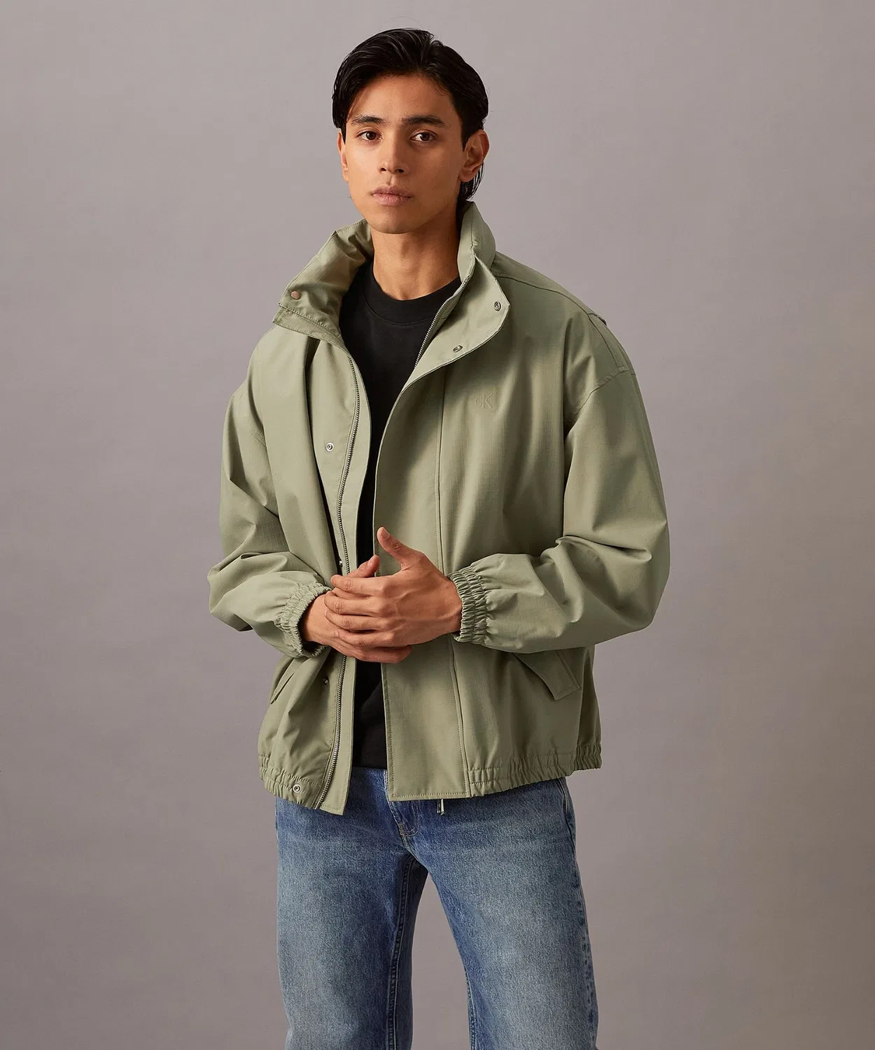 Куртка техническая Calvin Klein Jeans Packable с капюшоном, хаки