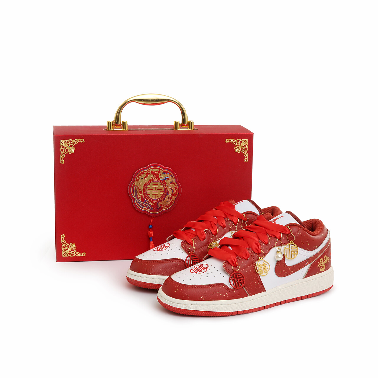 

Кроссовки Air Jordan 1 Kids' Basketball Shoes Grade School, красный