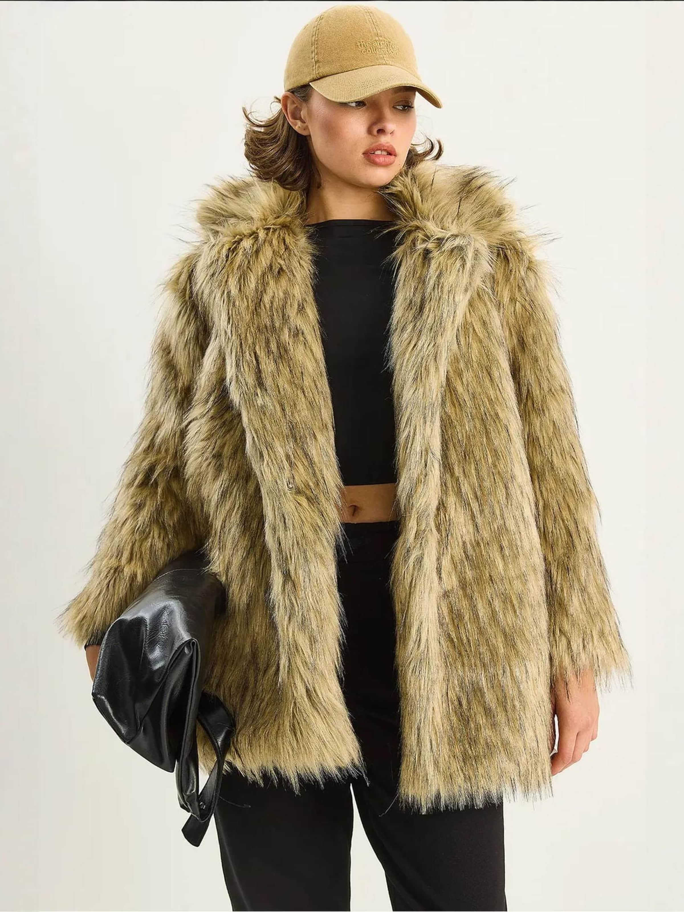 

Bianco Lucci Зимнее пальто в цвете сепия