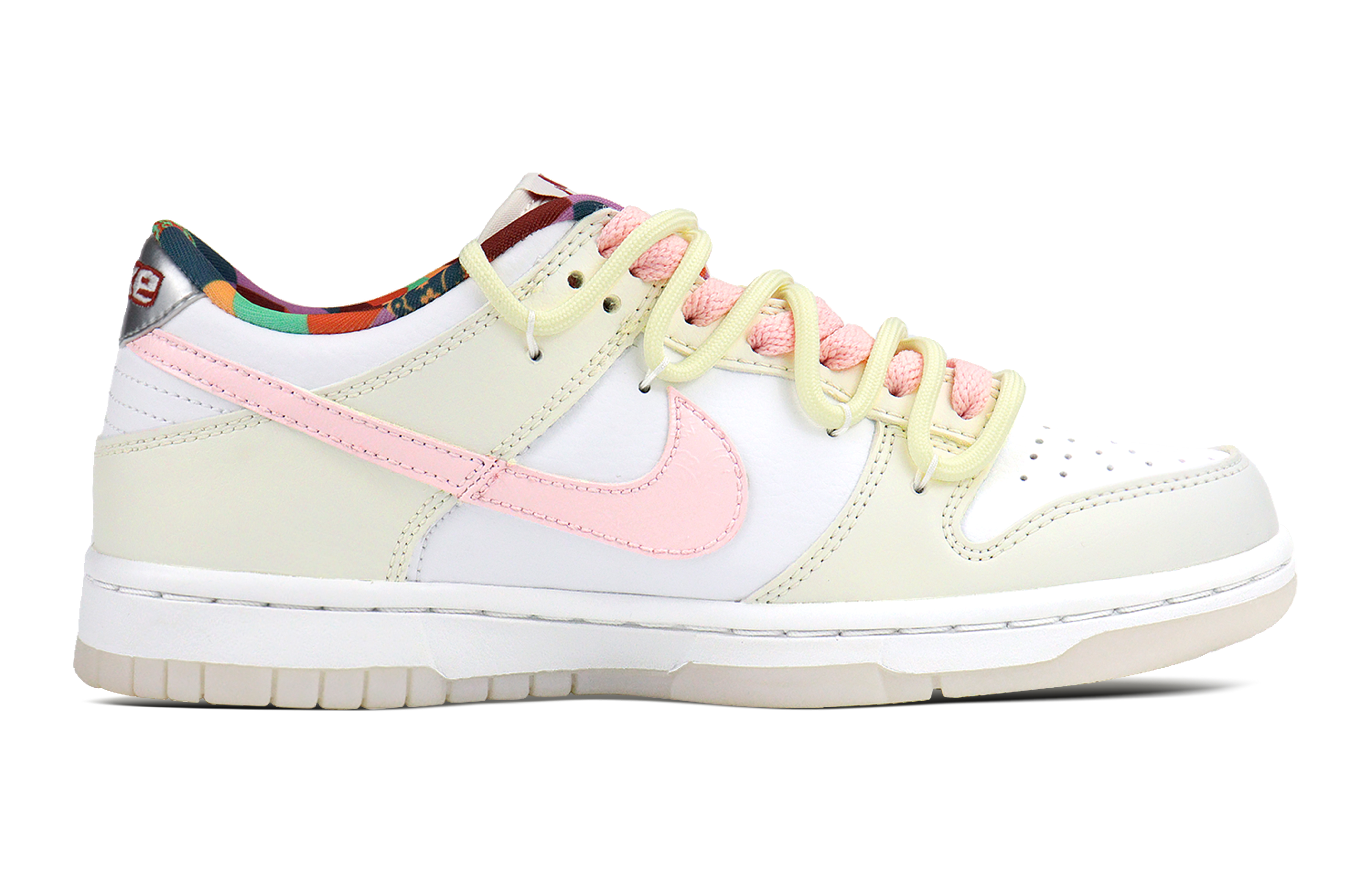 

Кроссовки Nike Dunk Skateboard Shoes Women's Low-Top White, белый