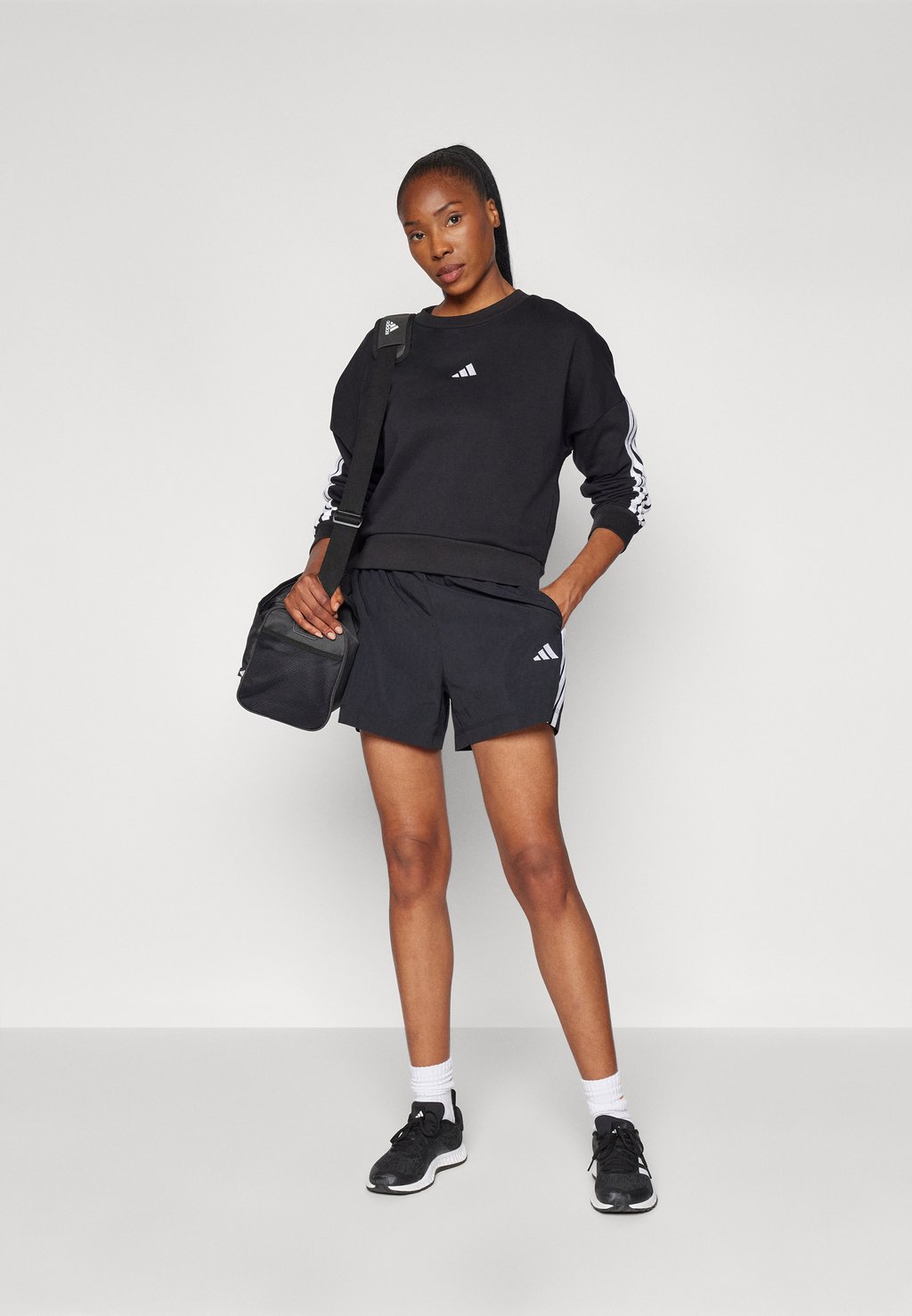 Толстовка ESSENTIALS STRIPES  adidas Sportswear, черный — фото 2