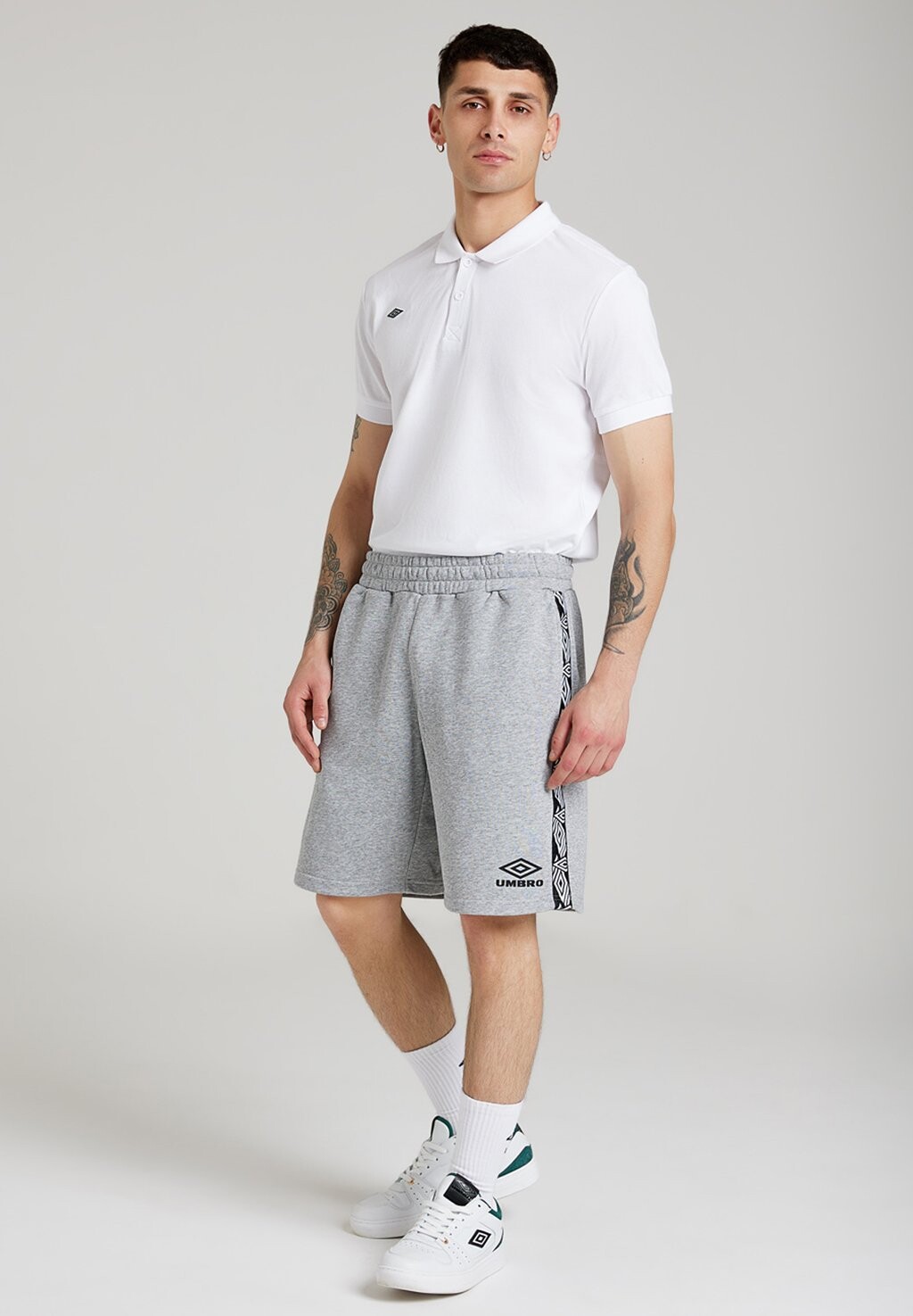 

Спортивные шорты Umbro, серый
