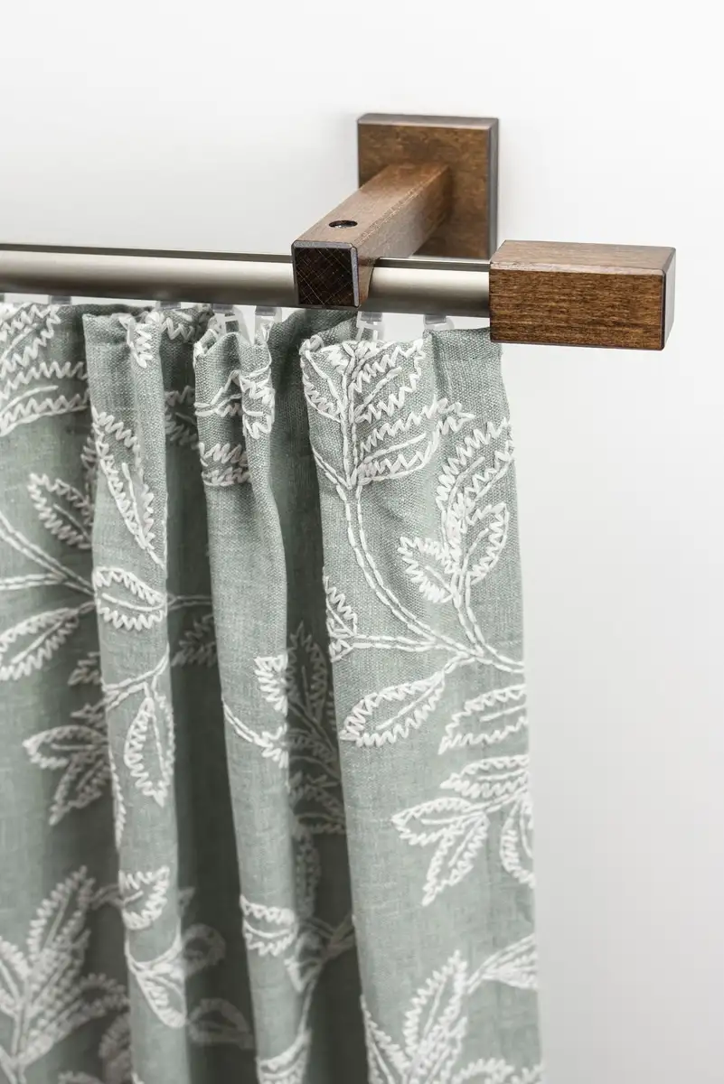 

Карниз для штор GARESA "Cubus, внутренний карниз кубовидной формы", 1 направляющая, желаемая длина, комплект внутренних карнизов, выдвижной, дерево-алюминий 430 см, цвет chromfarben/nussbaum