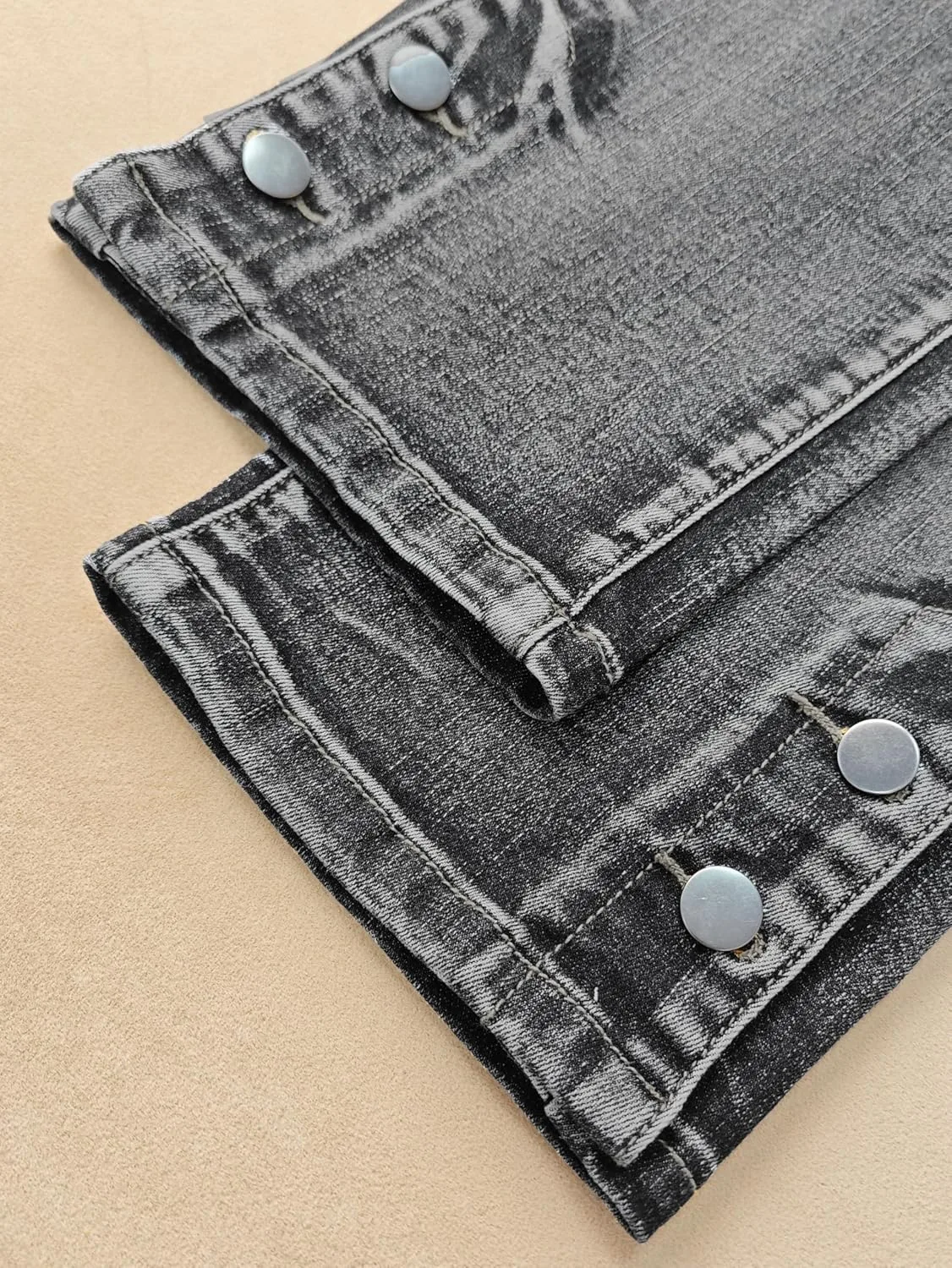 

Женские классические джинсы-клеш, светлая стирка, застежка на пуговицах Vaimti