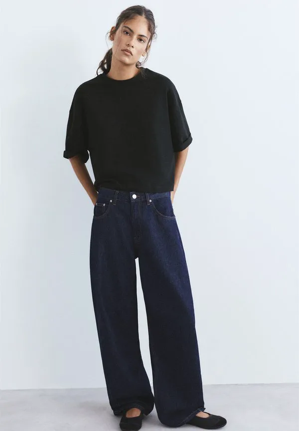 

Свободная базовая футболка с коротким рукавом Pull&Bear, Black, Черный, Свободная базовая футболка с коротким рукавом Pull&Bear, Black