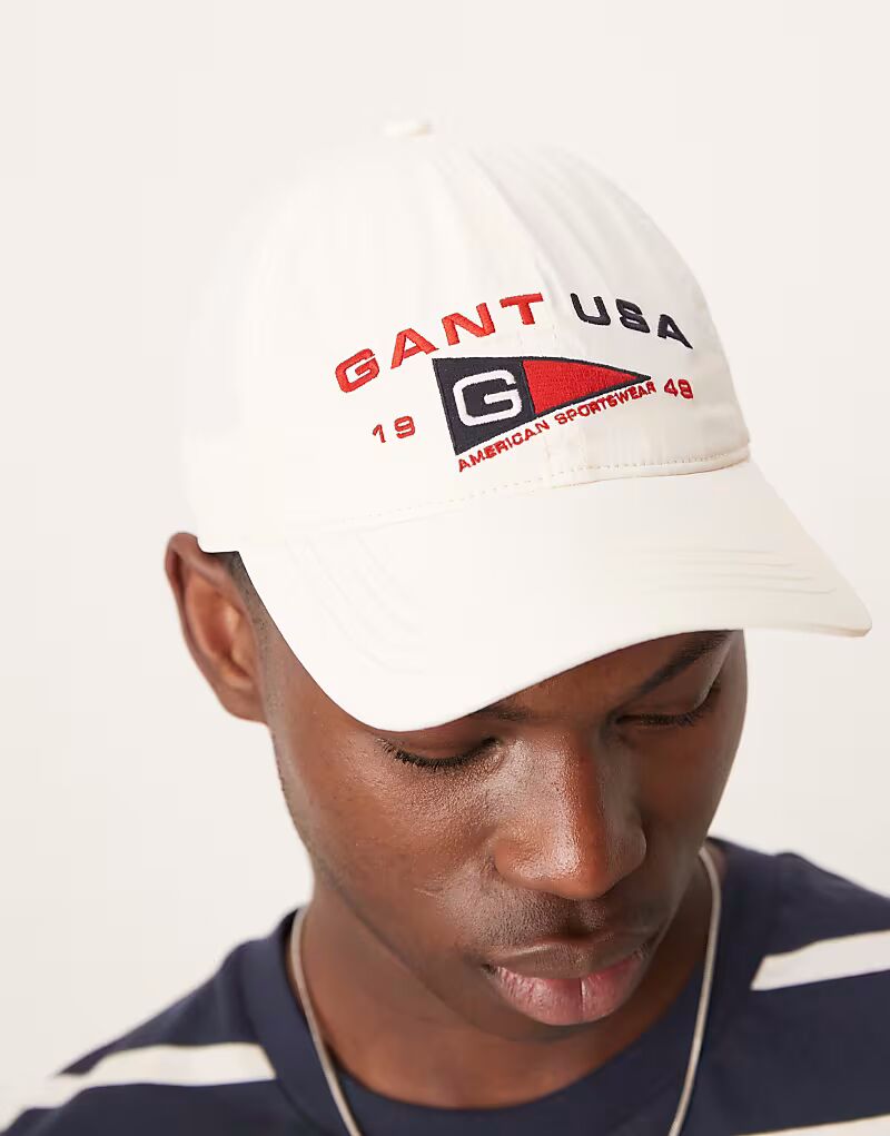 

Бейсболка GANT с логотипом флага США кремового цвета
