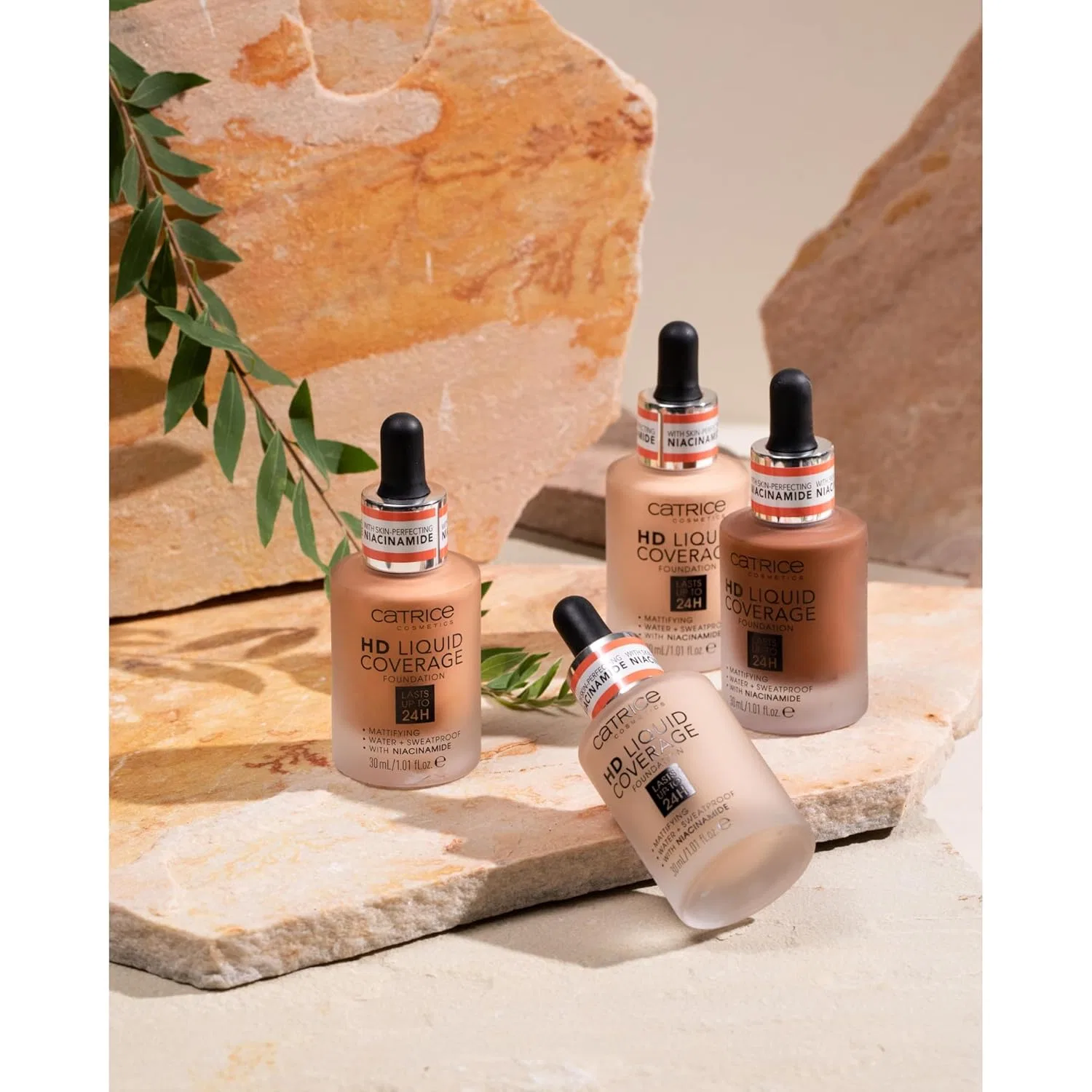 Тональный крем Catrice HD Liquid Coverage Foundation Catrice, 010 Light Beige — фото 4