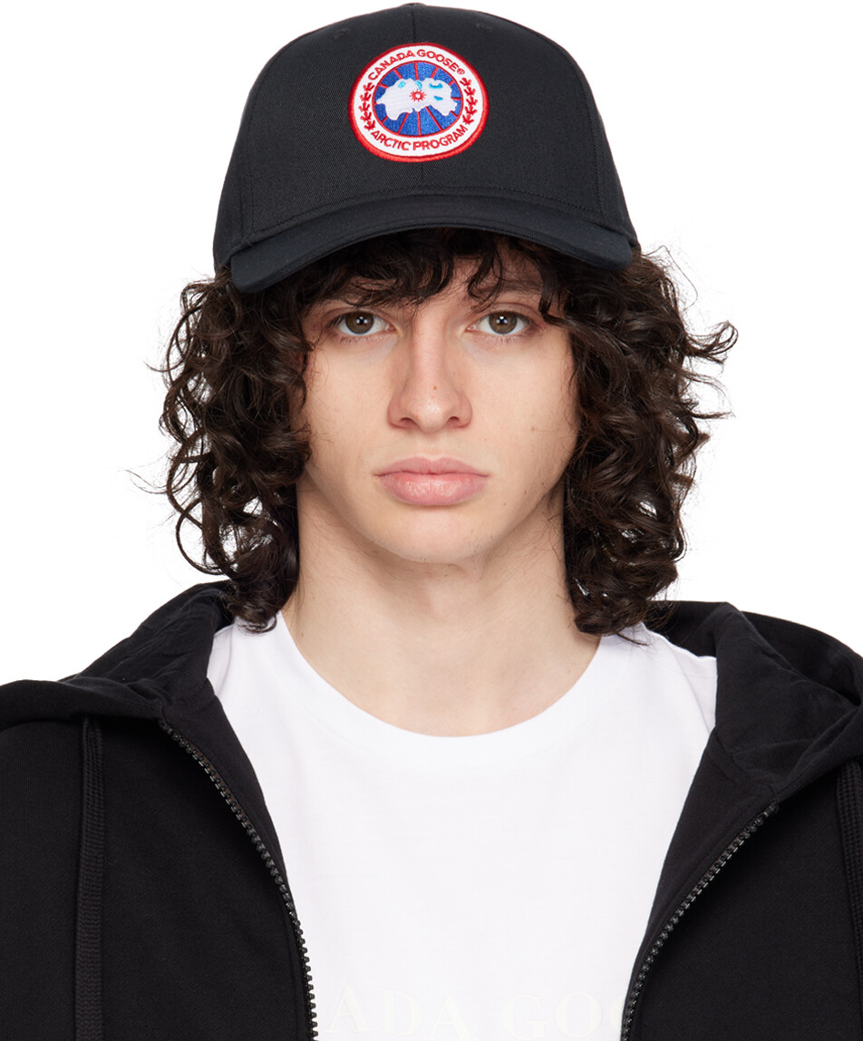 

Черная Арктическая Кепка Canada Goose