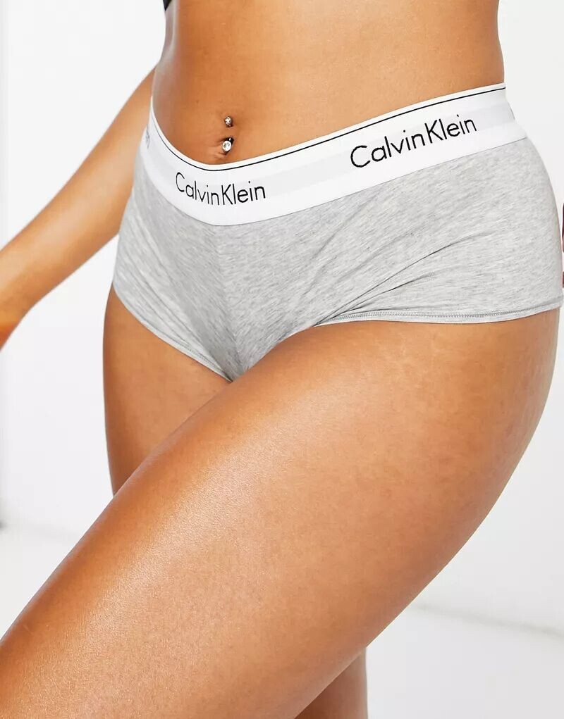 

Серые хлопковые шорты Calvin Klein Modern