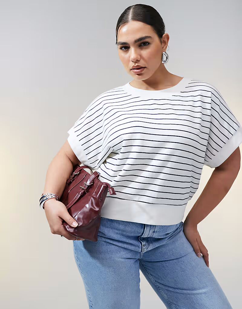 

Футболка свободного кроя ASOS DESIGN Curve с фактурной полоской ASOS Curve