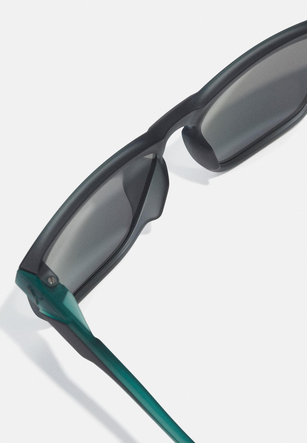 

Солнцезащитные очки UNISEX Puma, серый