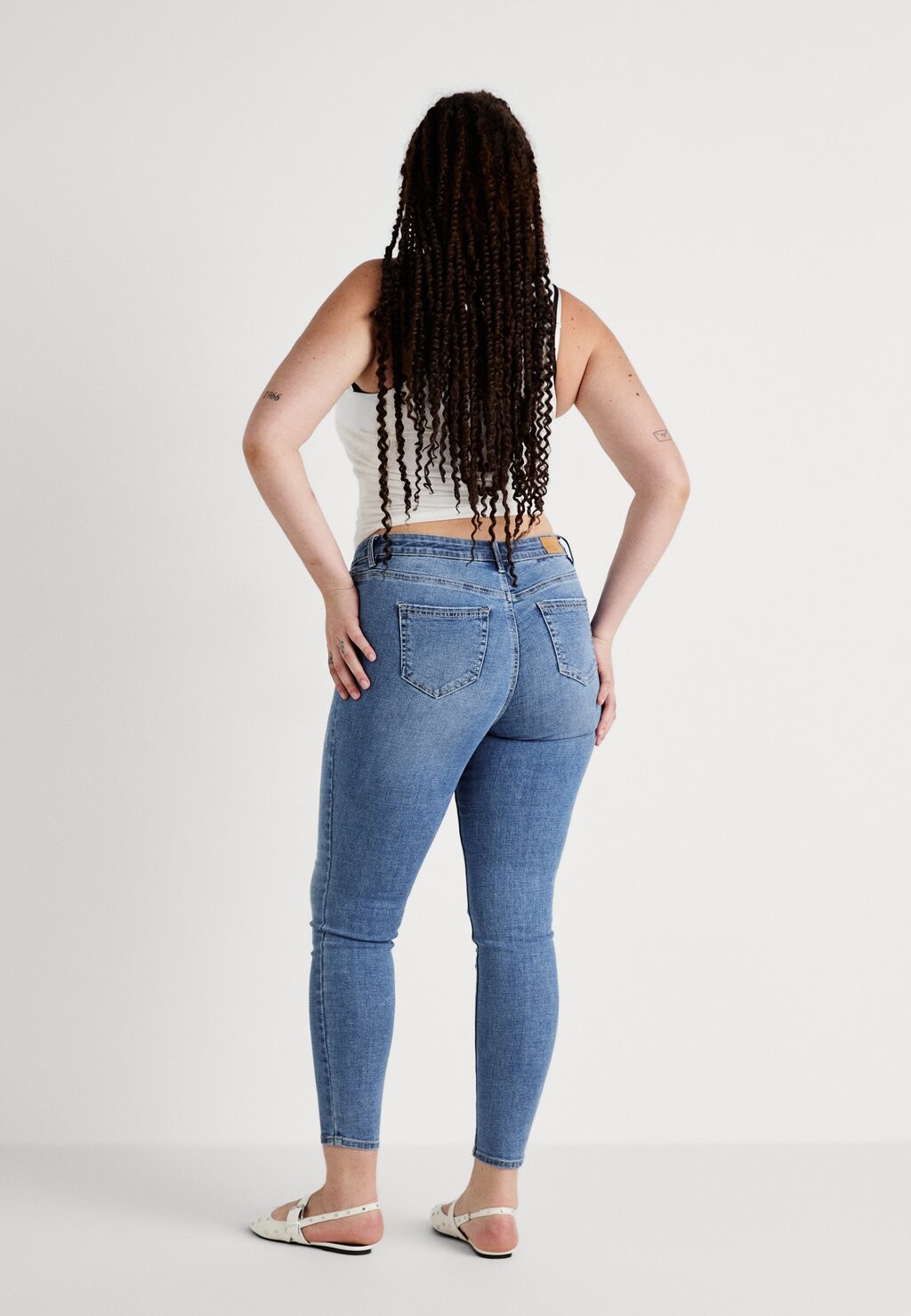 

Джинсы облегающие VMCFLASH Vero Moda Curve, синий деним