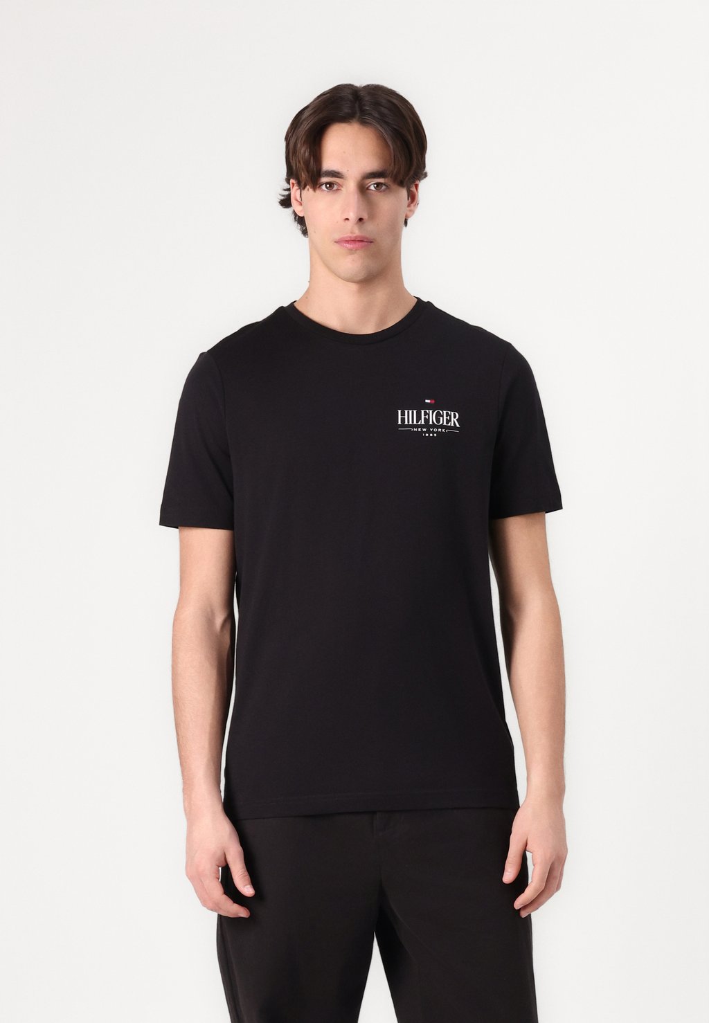 

Футболка с принтом STACK TEE UNISEX Tommy Hilfiger, черный