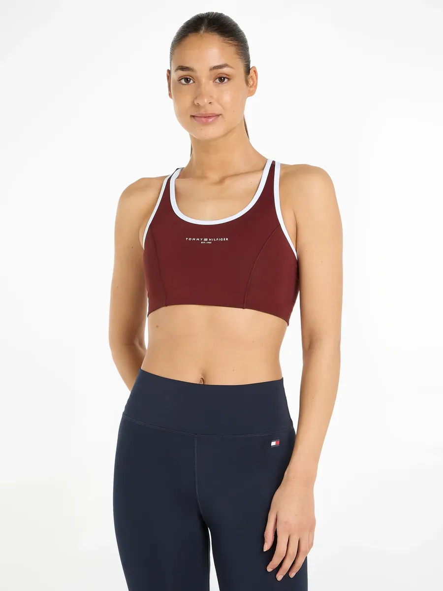 

Спортивное бюстье Tommy Hilfiger Sport "ESSENTIALS MINI CORP MID INT BRA", с бретелями средней поддержки, со спинкой-борцовкой, цвет Deep_Rouge
