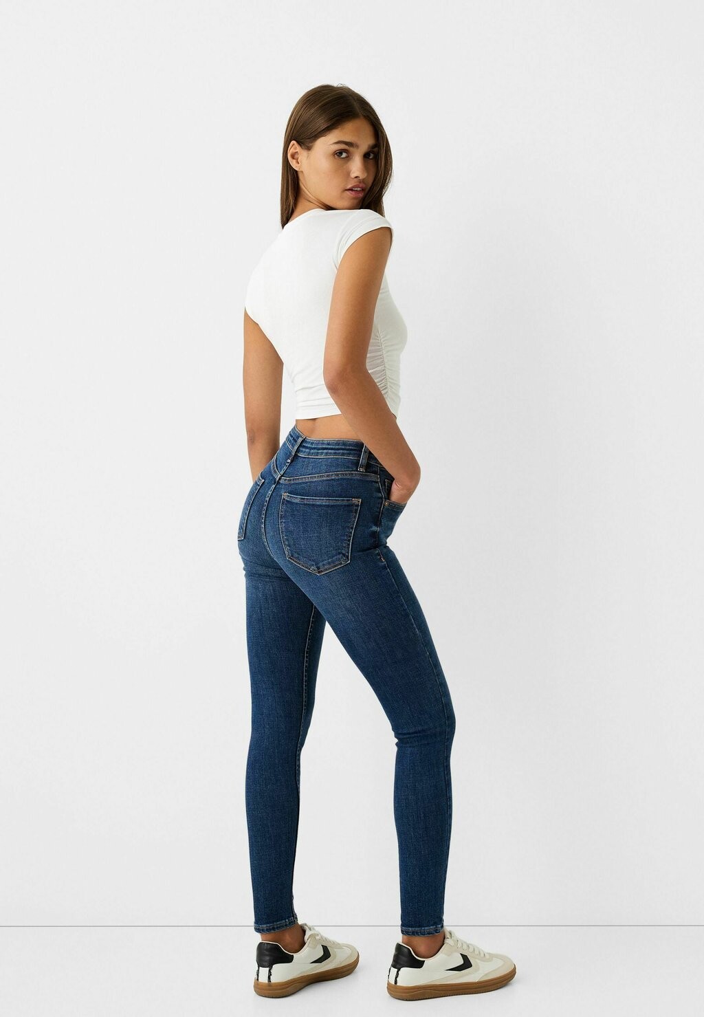 

Джинсы скинни SUPER Bershka, темно-синий