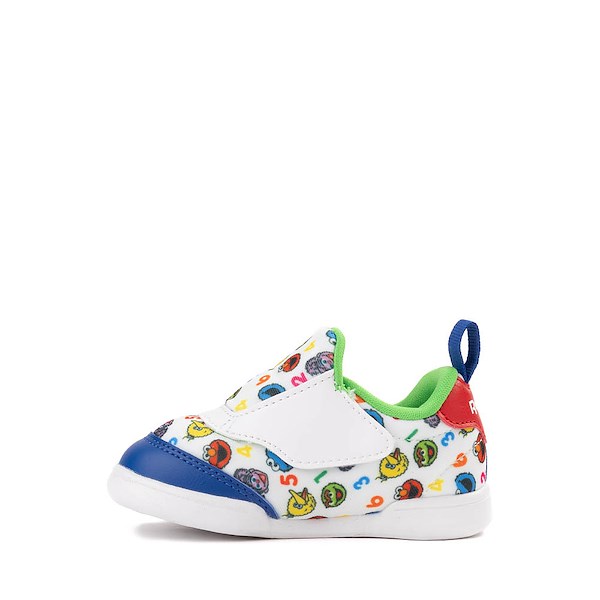 

Кроссовки Reebok x Sesame Street Fun-All-Over Club C Revenge Slip-On Athletic Shoe, цвет White/Multicolor