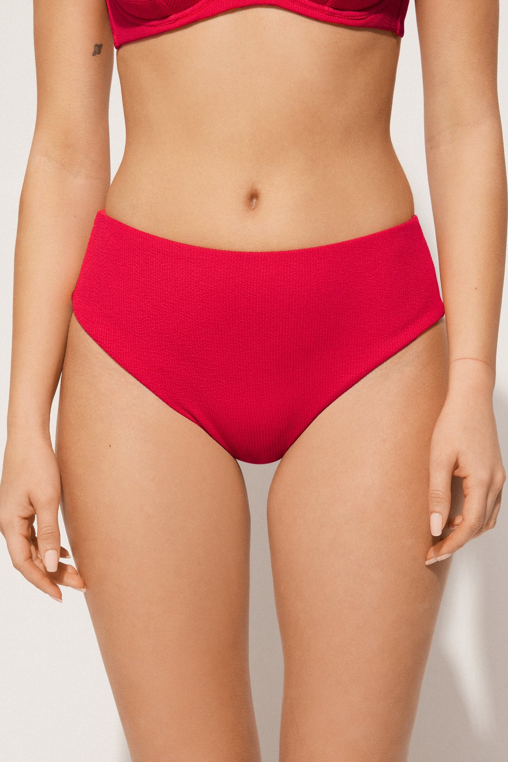 

Плавки ECO BRASILIAN . Tezenis, цвет Rot U Rosso Estate
