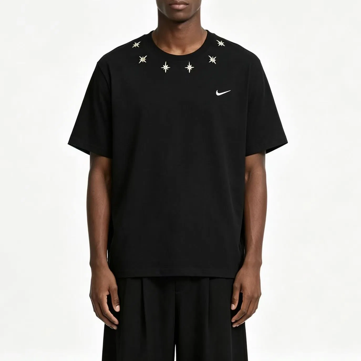 Футболка с круглым вырезом Nike Sportswear черная — фото 4