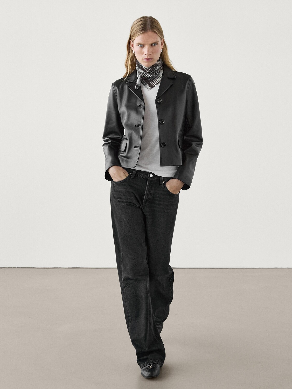 

Широкие джинсы полной длины со средней посадкой Massimo Dutti, черный