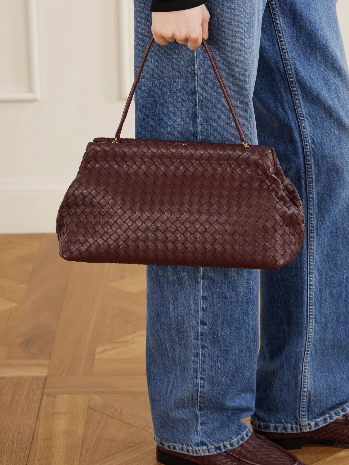 Плетеная кожаная сумка через плечо BOTTEGA VENETA, бордовый — фото 3