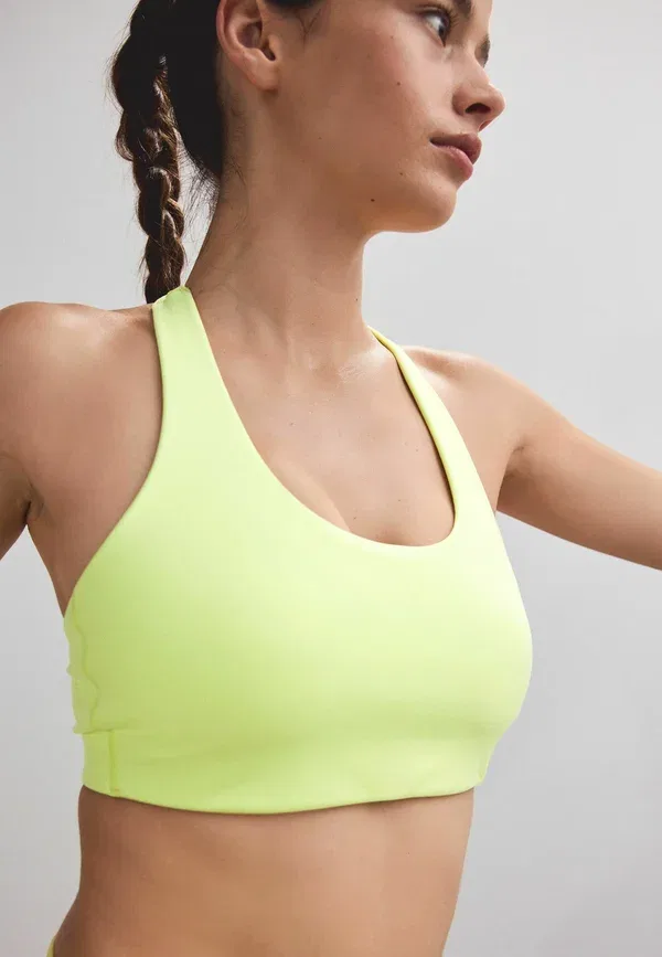 Топ спортивный Next, Regular fit t back medium impact sports bra, желтый — фото 3