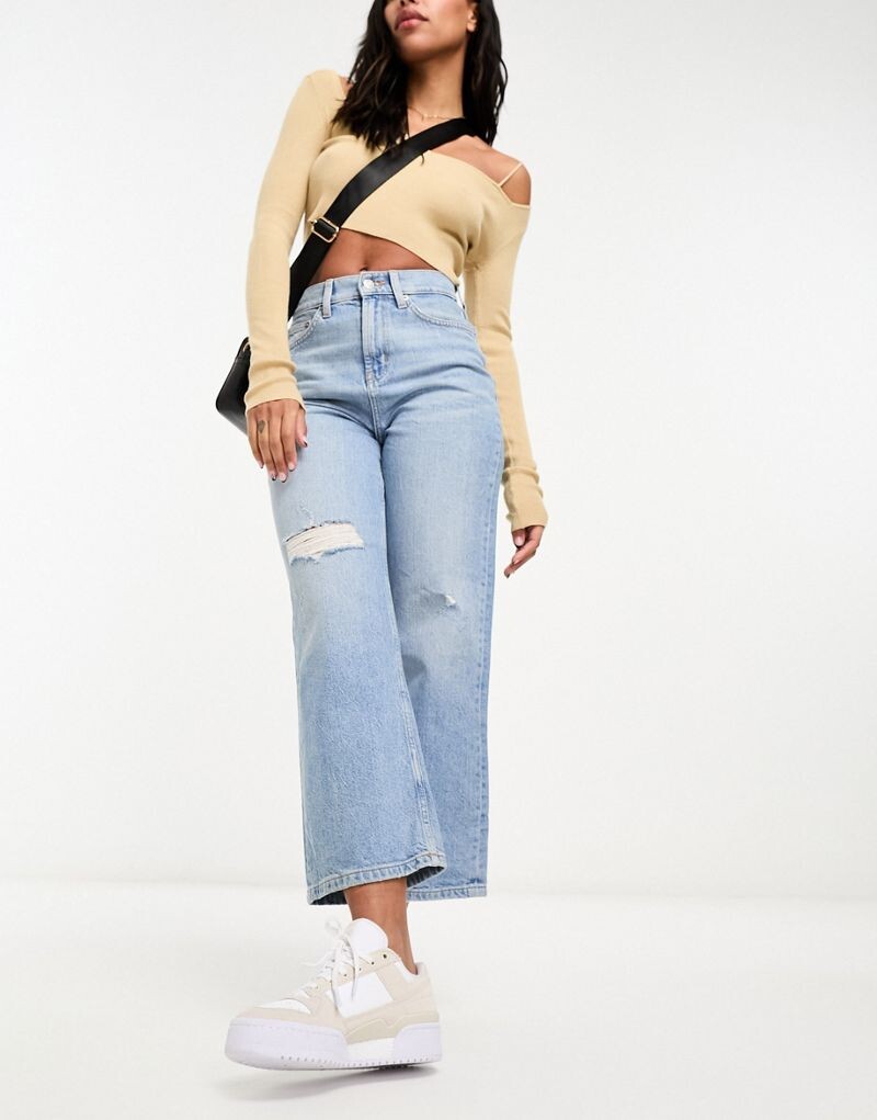 

Голубые укороченные прямые джинсы с рваными краями ASOS DESIGN