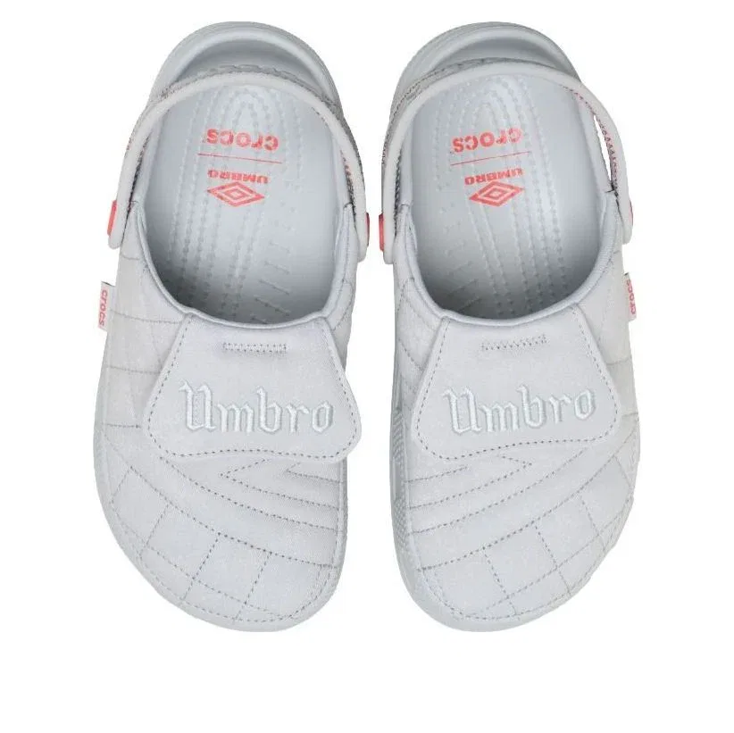 Сабо Crocs x Umbro Classic Clog Bone 'Atmosphere' 213398-1FT, серый — фото 4