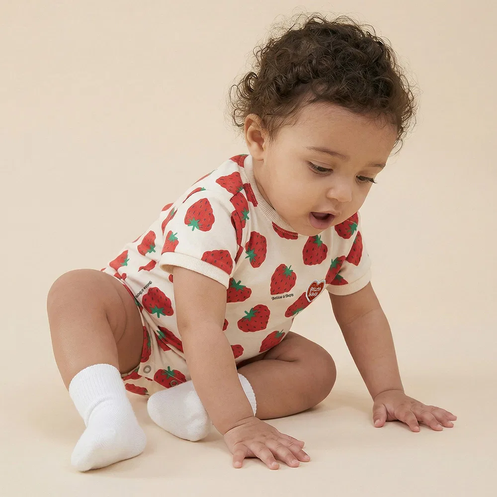 Детский комбинезон с коротким рукавом Baby Berry Allover, красный, от Belita&Boys