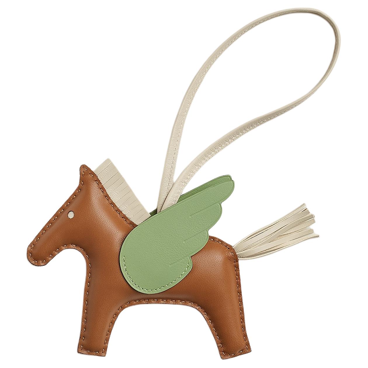 

Rodeo Milo Аксессуар для сумки из ягненка и телячьей кожи Swift для женщин Gold & Chalk & Locust Green HERMES, золотой & Chalk & Locust зеленый, Золотистый, Rodeo Milo Аксессуар для сумки из ягненка и телячьей кожи Swift для женщин Gold & Chalk & Locust G