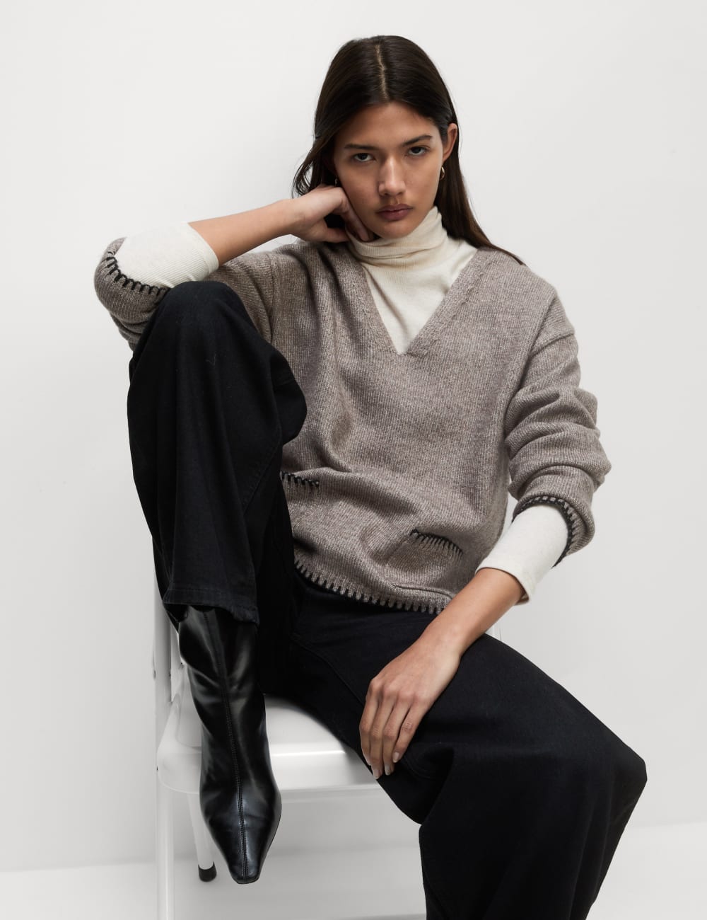 

Джемпер с V-образным вырезом и карманом из пряжи Cloud-Yarn Marks & Spencer, цвет Nutmeg