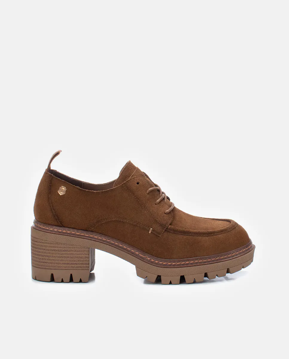 

Женские кожаные туфли на шнуровке на каблуке 7 см Carmela, цвет Camel