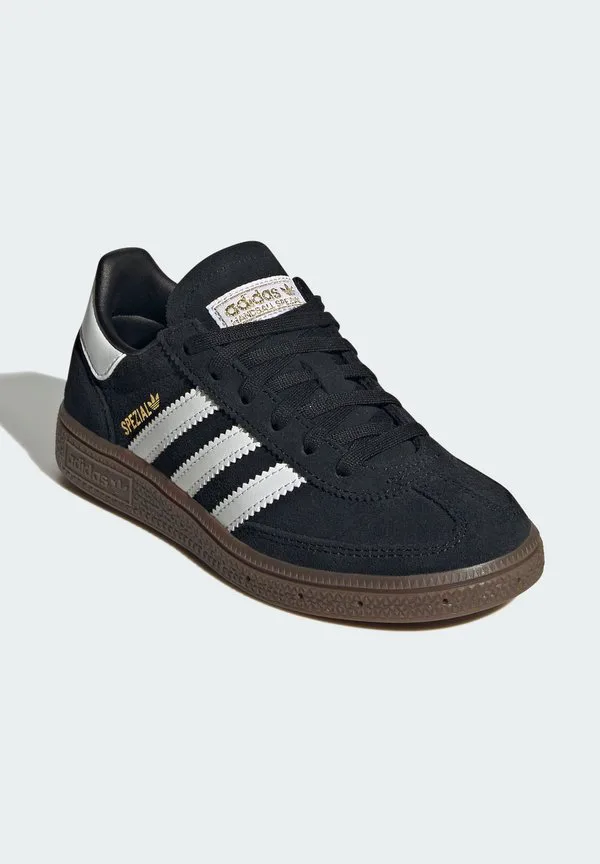 Специальные кроссовки для гандбола Adidas Originals, Core Black Ftwr White Gum — фото 2