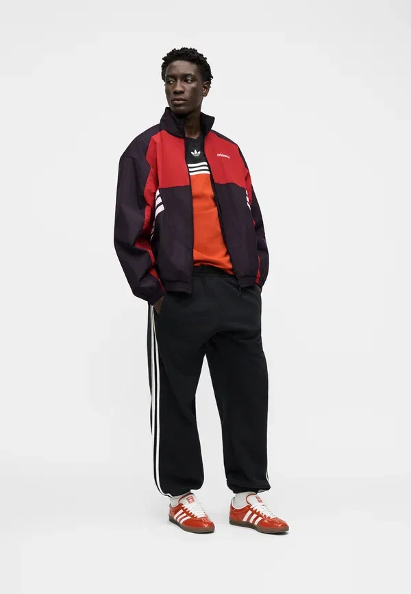 Куртка легкая Adidas Originals, черный/командный красный — фото 2