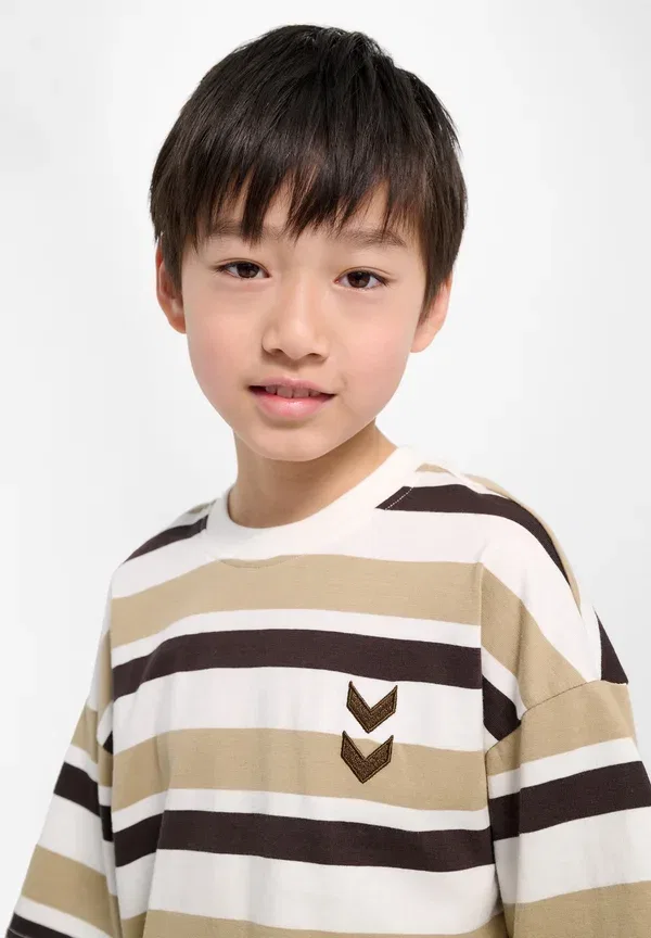 Футболка Hummel Hmljr silly s/s boxy stripe print t-shirt, серебристая норка — фото 4