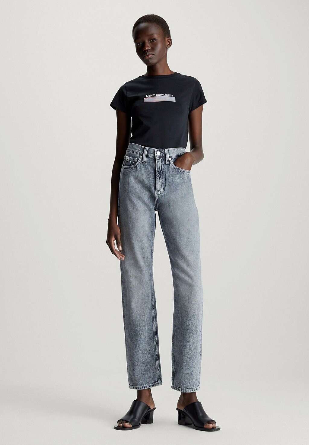 

Футболка с принтом Calvin Klein, ck черная