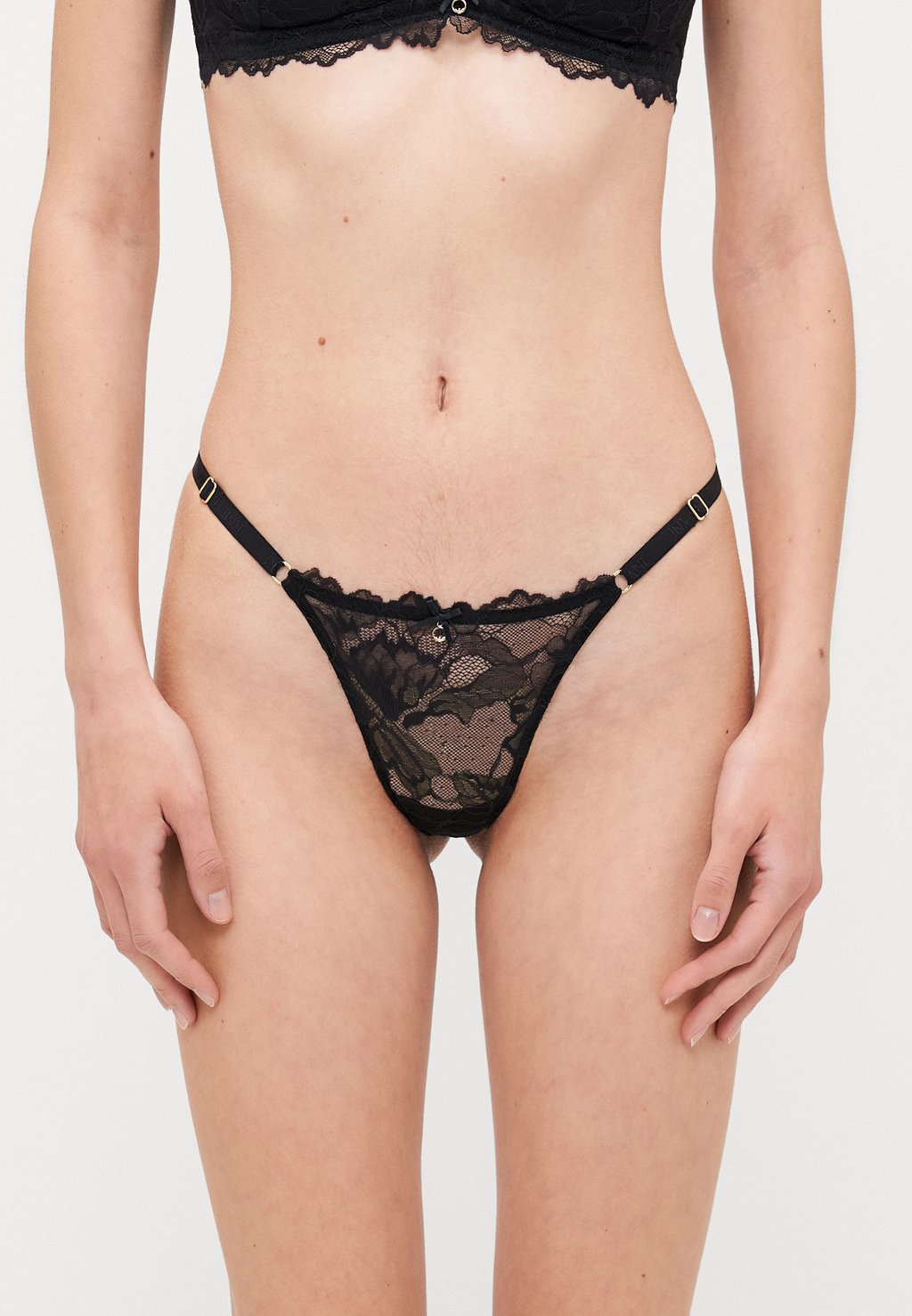 

Стринги THONG Emporio Armani, черный