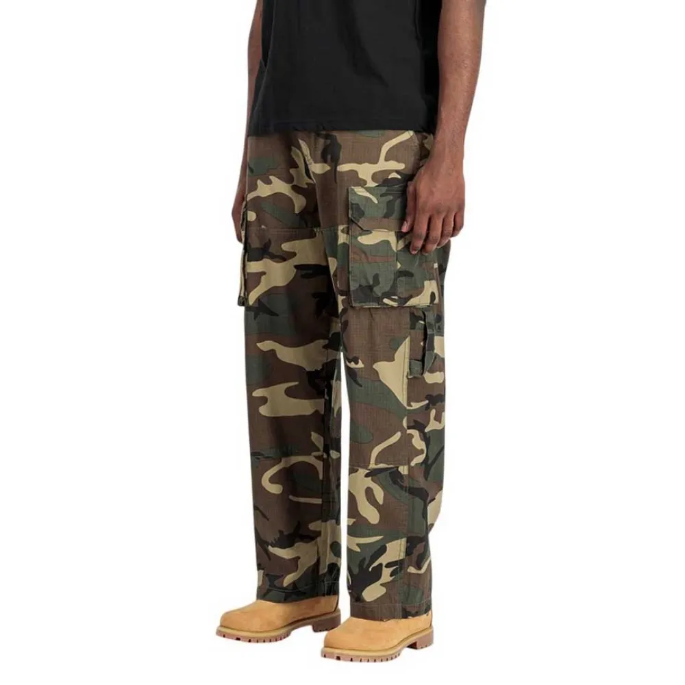 

Брюки Alpha Industries Ripstop Patchwork, зеленый