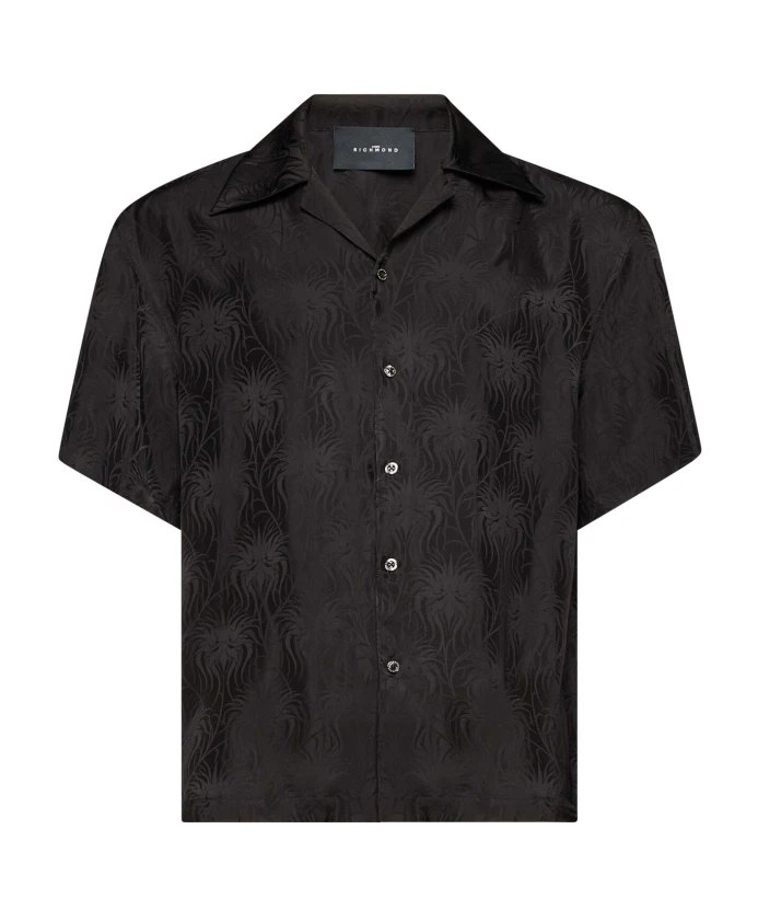 

Черная мужская рубашка с короткими рукавами и узором в тон. John Richmond, черный